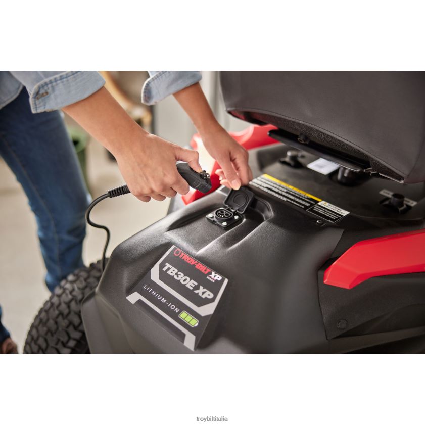 tosaerba| Troy-Bilt Trattorino compatto a batteria tb30e xp X8F62H3
